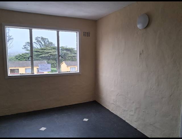2 BEDROOM FLAT TO LET IN AUSTERVILLE